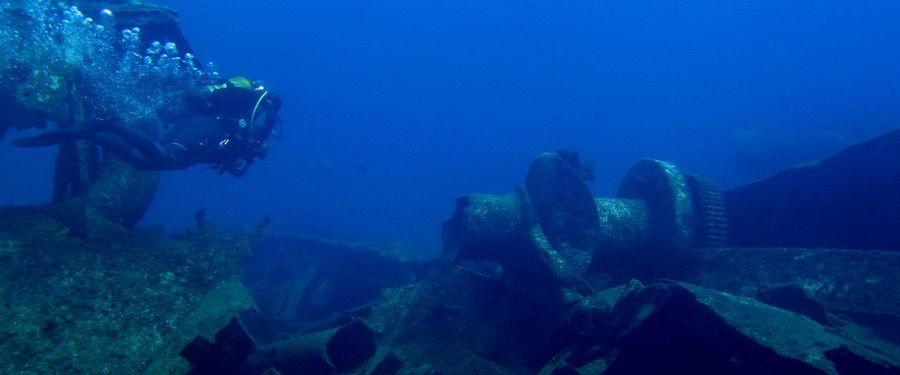 explore best wreck diving Gran Canaria